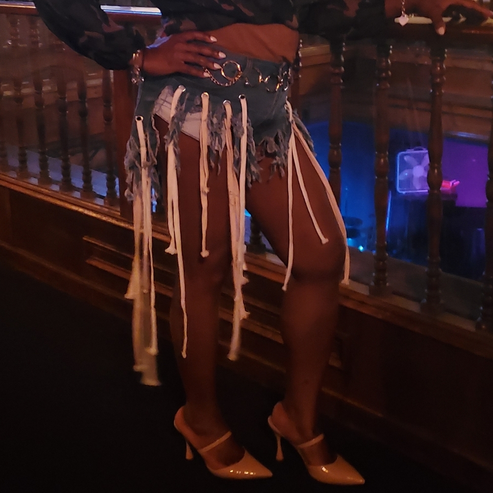 SHORT SHORTS!!